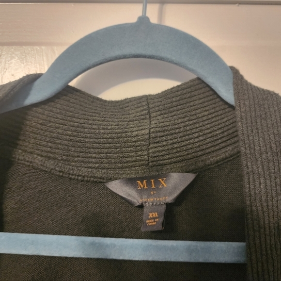 Hunter Green Tunic‎ Shrug Cardigan. 2x. Layering.  Comfy. Flattering. - Picture 7 of 10